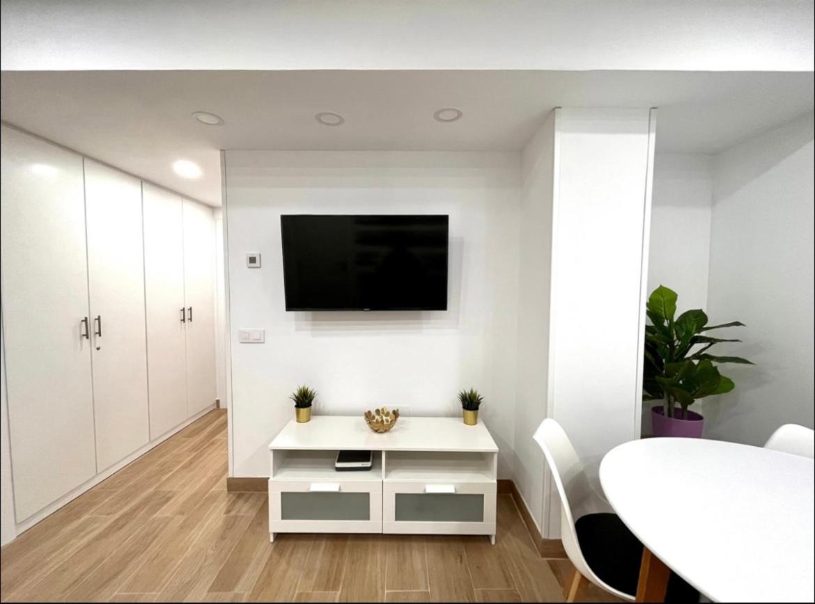 Maximilian Dreams Apartment Madrid Bagian luar foto