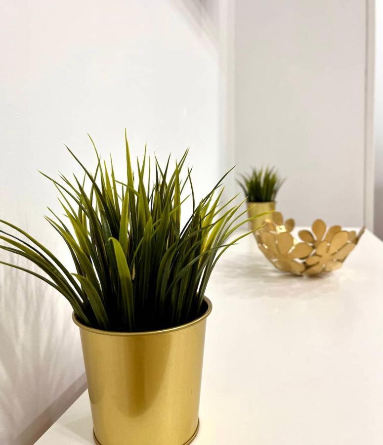 Maximilian Dreams Apartment Madrid Bagian luar foto